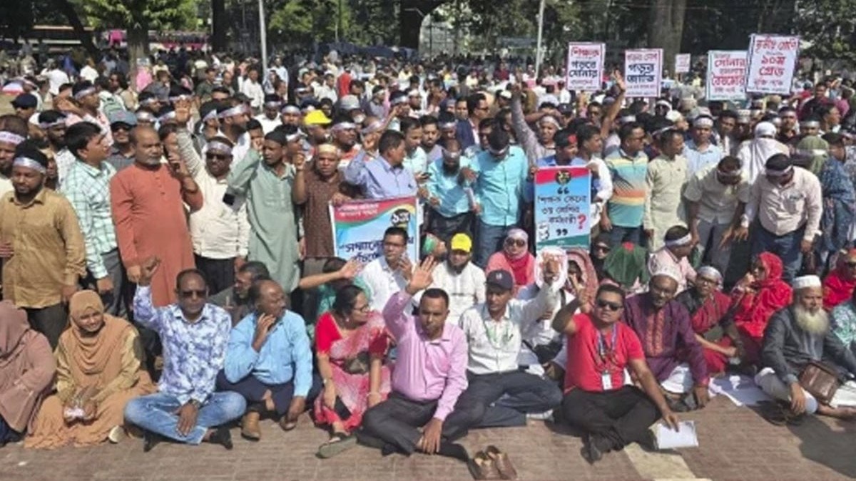 আবারও কর্মবিরতিতে প্রাথমিক শিক্ষকরা